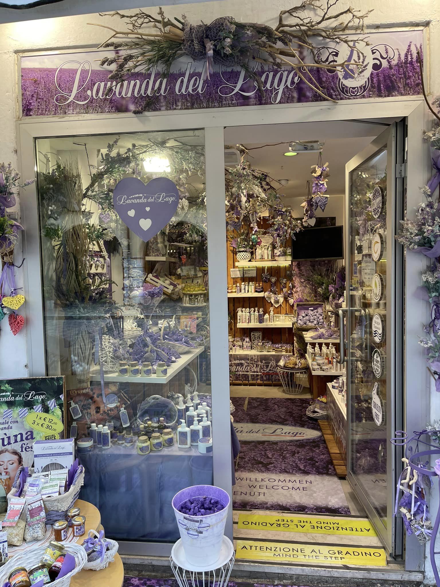 348937112_1289004948664596_2430009582930593182