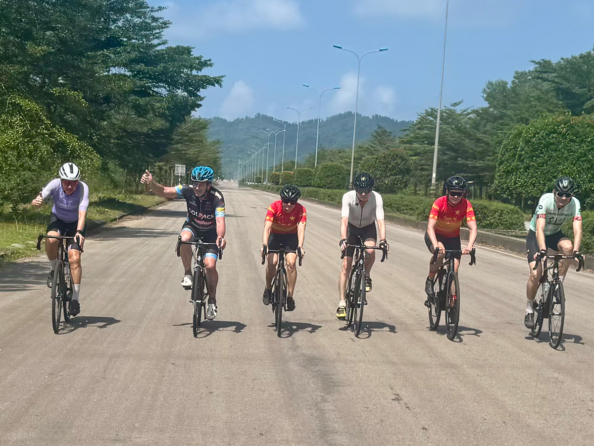 Tour-of-Asia-3_2.jpg